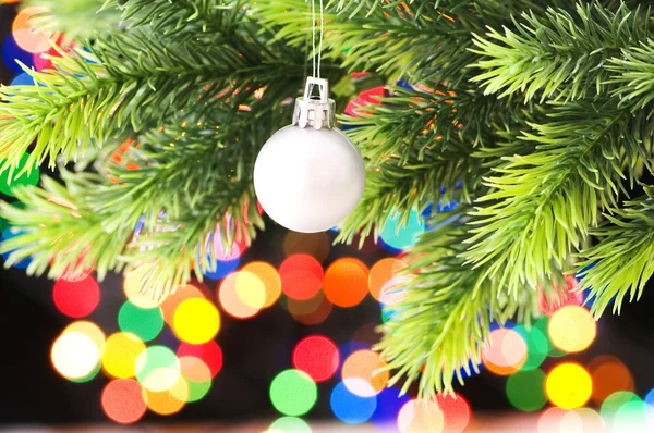 Χριστουγεννιάτικη διακόσμηση και θολή φώτα — Φωτογραφία Αρχείου