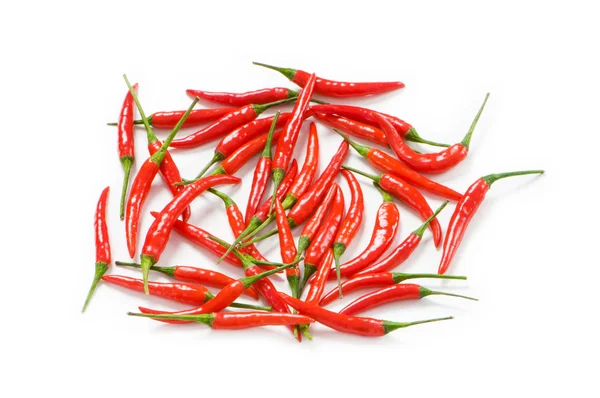 Červené chilli papričky, izolované na bílémκόκκινες πιπεριές τσίλι, απομονωμένη στο λευκό — Stock fotografie