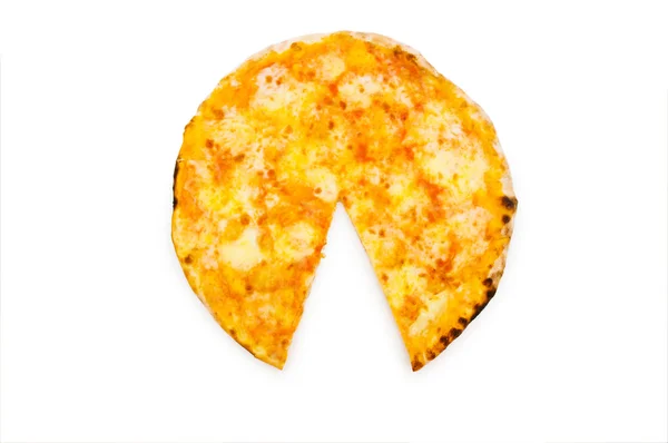 Круглая пицца на белом — стоковое фото