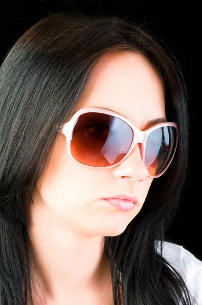 Mladá dívka se slunečními brýlemi — Stock fotografie