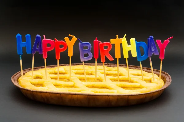 馅饼里的生日蜡烛祝你生日快乐 — 图库照片