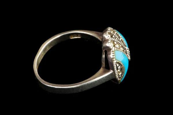 Pierścień Biżuteria na czarnym tle — Zdjęcie stockowe
