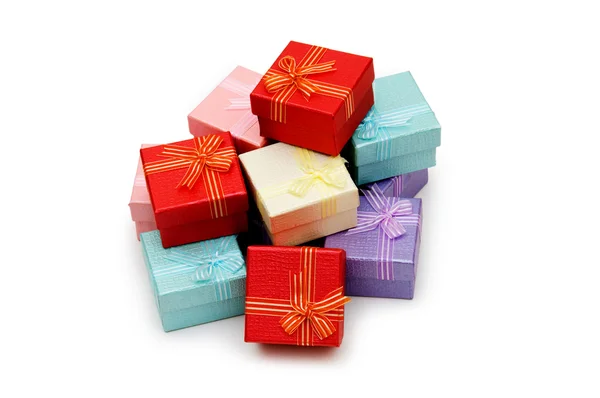 Geschenkboxen isoliert auf dem weißen — Stockfoto