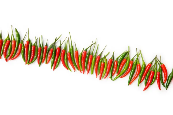 Röd chilipeppar isolerade — Stockfoto