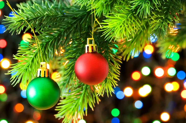 Decoração de Natal e luzes embaçadas — Fotografia de Stock