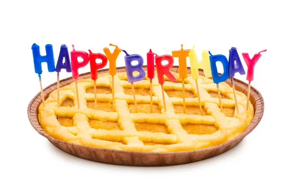 С днем рождения свечи в пироге — стоковое фото