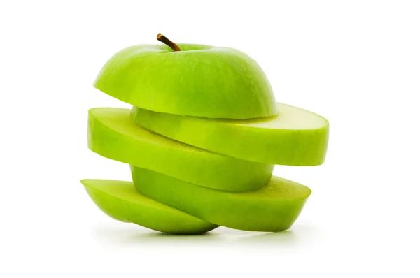 Розрізане зелене яблуко ізольоване — стокове фото