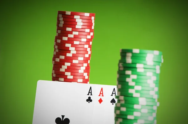 Casino chips and aces — Stock Photo, Image