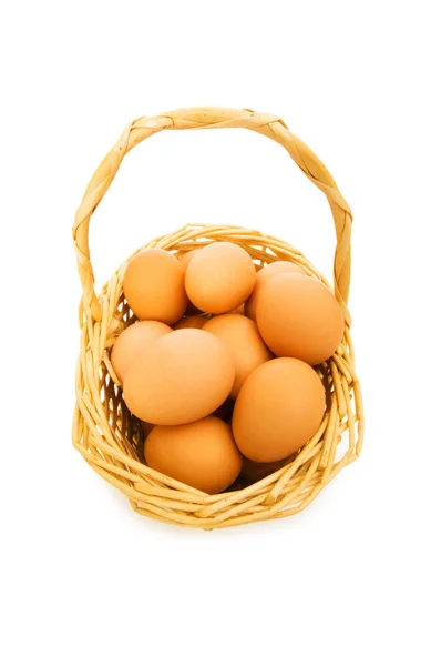 Koš plný vajíček, samostatný — Stock fotografie
