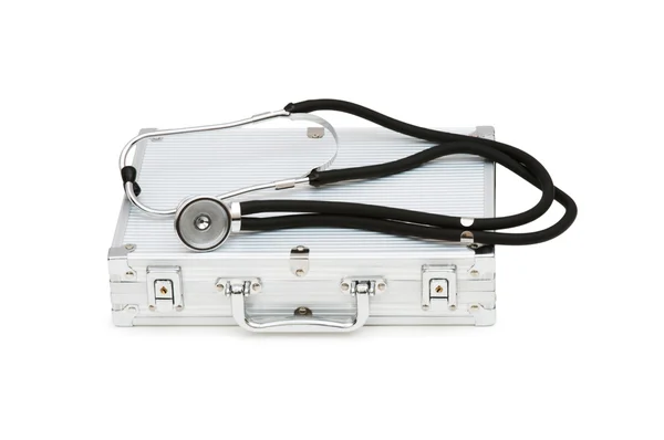 Stetoskop i sprawa na białym tle — Zdjęcie stockowe