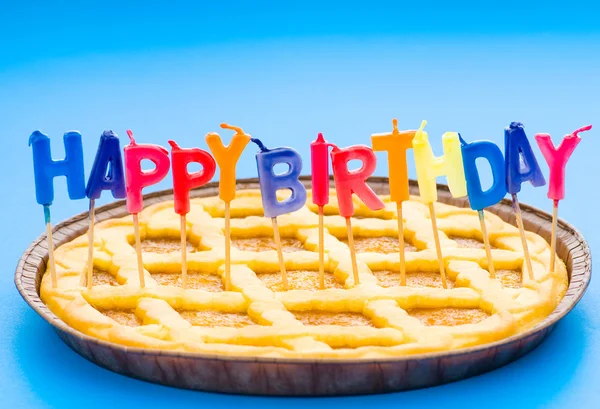 Feliz cumpleaños velas en el pastel —  Fotos de Stock
