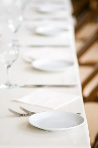 Stůl servírovaný v restartetě — Stock fotografie