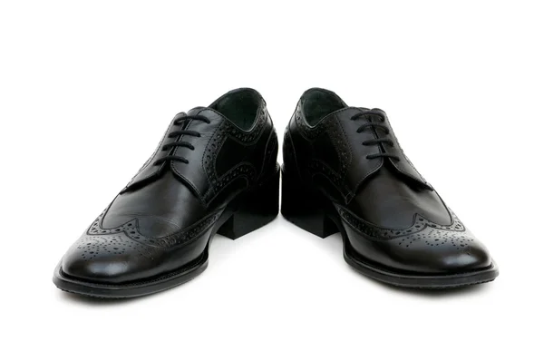 Elszigetelt a fehér fekete cipő — Stock Fotó