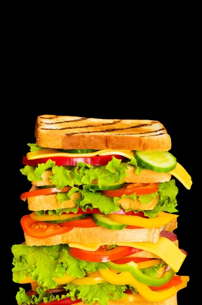Γίγαντας σάντουιτς απομονωμένη στο λευκό — Φωτογραφία Αρχείου