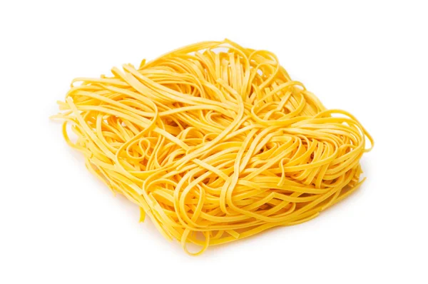Стопка изолированных спагетти — стоковое фото