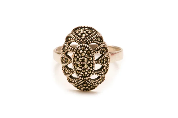 Stříbrný prsten izolovaných na bílém — Stock fotografie