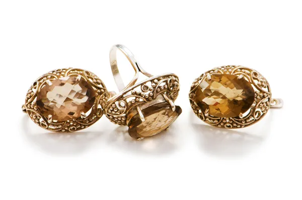 Anello e orecchini d'oro isolati — Foto Stock
