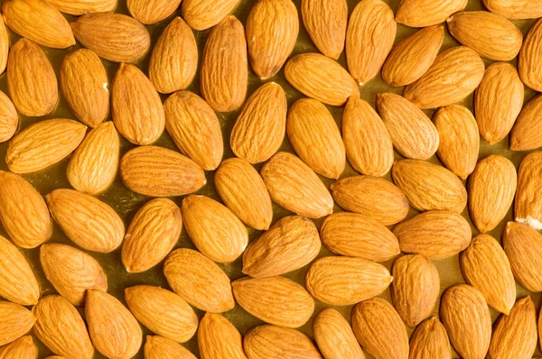Fresh almonds — Stock Photo, Image