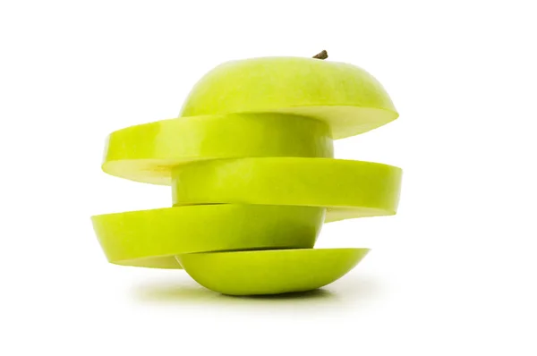 Розрізане зелене яблуко ізольоване — стокове фото