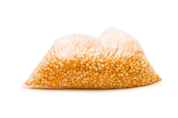 Sementes de milho isoladas no branco — Fotografia de Stock