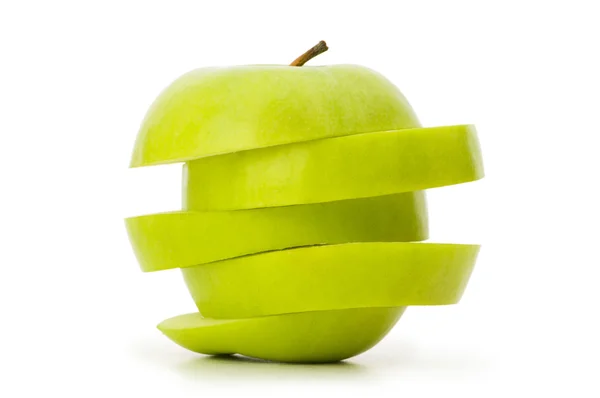 Skivad grön äpple isolerade — Stockfoto