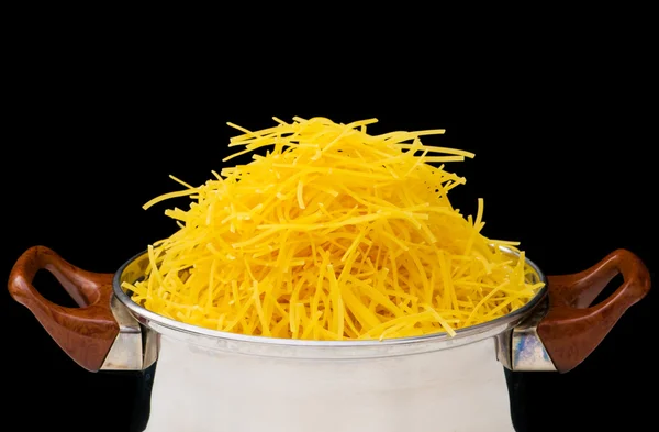 Спагетті горщик ізольований на чорному — стокове фото