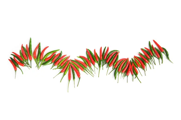Červené a zelené chilli papričky, samostatný — Stock fotografie