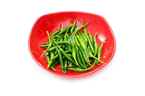 Zelené chilli papričky, samostatný — Stock fotografie