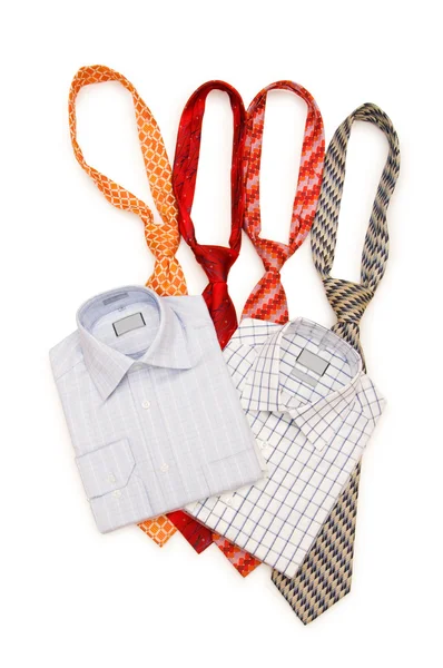 Camisa y corbata aisladas en el blanco — Foto de Stock