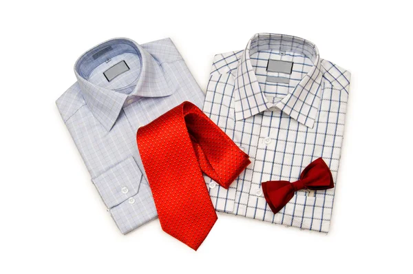 Рубашка и галстук изолированы на белом — стоковое фото