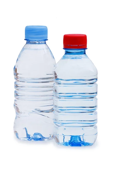 Flaska vatten isolerat på vita — Stockfoto