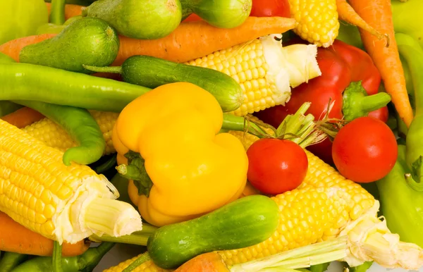 Olika färgglada grönsaker — Stockfoto