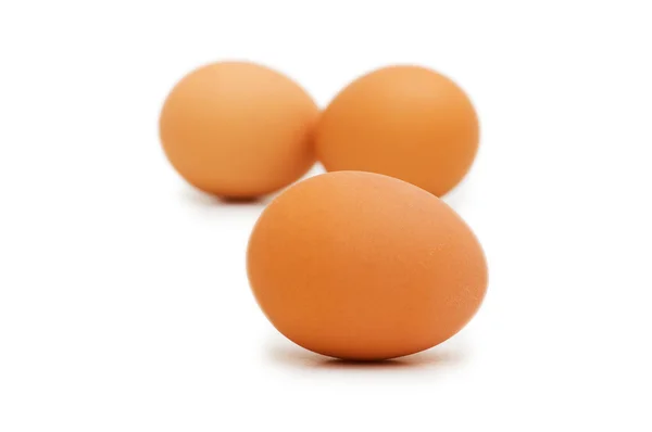 Grupa jaj na białym tle — Zdjęcie stockowe