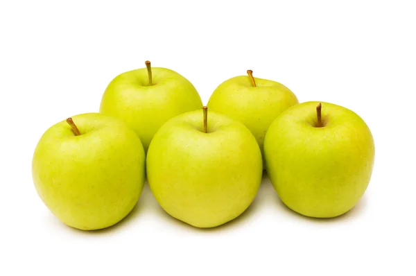 Groene appels geïsoleerd op de witte — Stockfoto