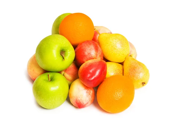 Verschillende frutis geïsoleerd op de witte — Stockfoto