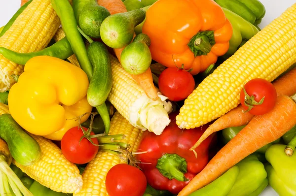 Různé barevné zeleniny uspořádány — Stock fotografie