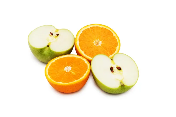 Pomme Et Oranges Isolé Sur Le Blanc — Photo