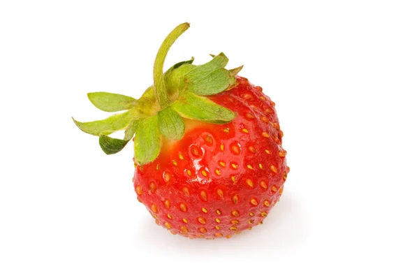 Rode aardbeien geïsoleerd op de witte — Stockfoto
