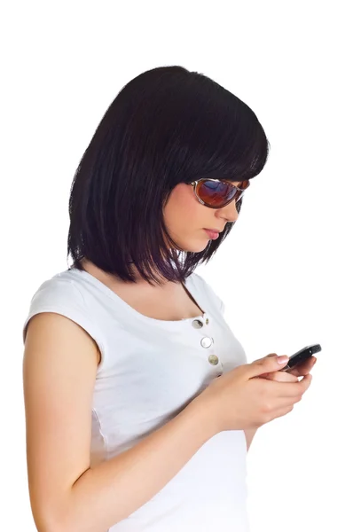 Закрытие женщины, говорящей по мобильному телефону — стоковое фото