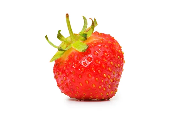 Rote Erdbeeren isoliert auf der weißen — Stockfoto