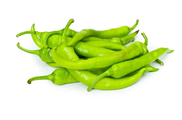 Grön paprika isolerat på vita — Stockfoto