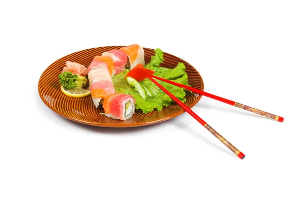 Talíř sushi izolovaných na bílém — Stock fotografie