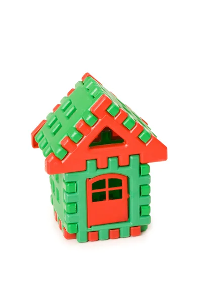 Маленький іграшковий будинок ізольований на білому — стокове фото