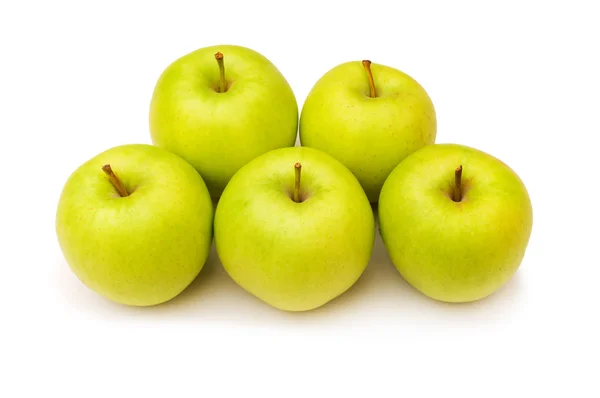 Зелені яблука ізольовані на білому — стокове фото