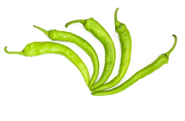 Zelená paprika izolovaných na bílém — Stock fotografie
