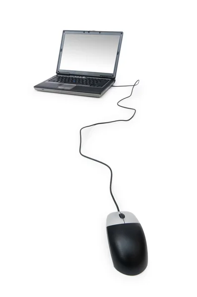 Φορητό υπολογιστή με το ποντίκι που απομονώνονται στο λευκό — Φωτογραφία Αρχείου