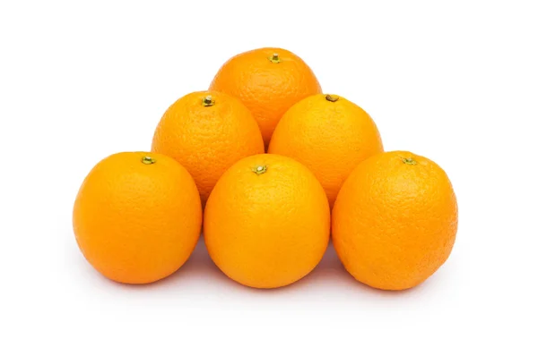 Vele sinaasappelen geïsoleerd op de witte — Stockfoto