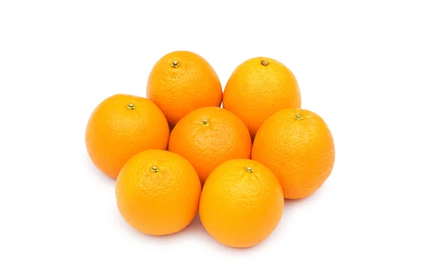 Grupp av apelsiner isolerade — Stockfoto