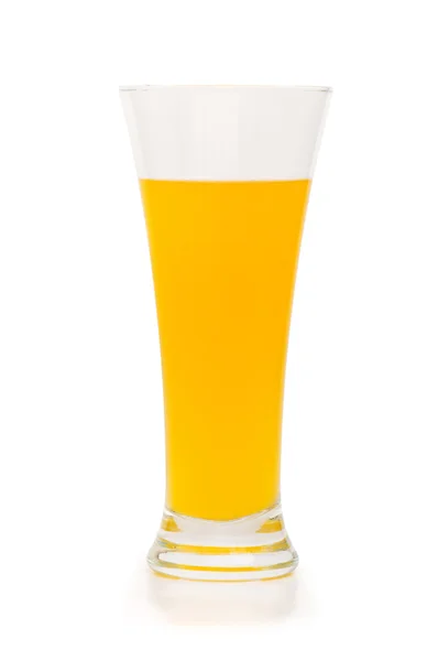 Апельсиновый коктейль на белом — стоковое фото