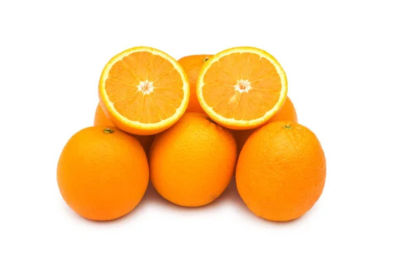 Pilha de laranjas isoladas — Fotografia de Stock